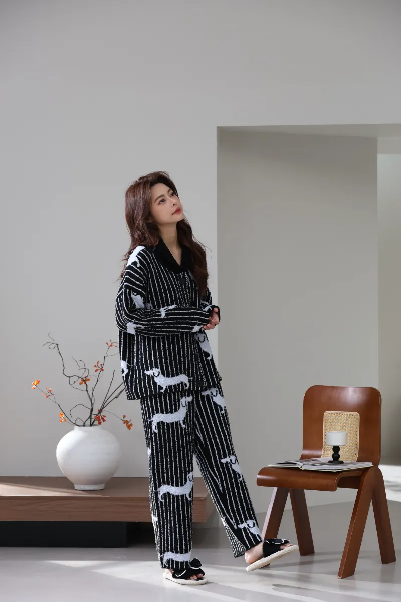 Bộ đồ mặc nhà lông cừu mềm mại cho nữ